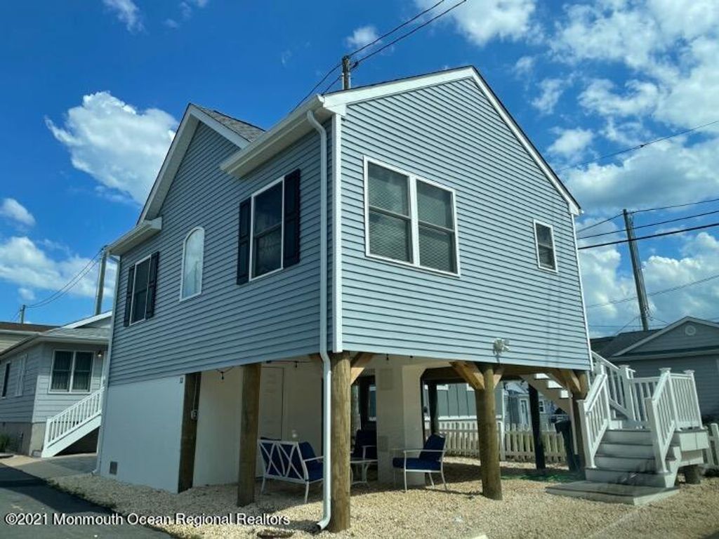 121 W Tide Way, Lavallette, NJ 08735