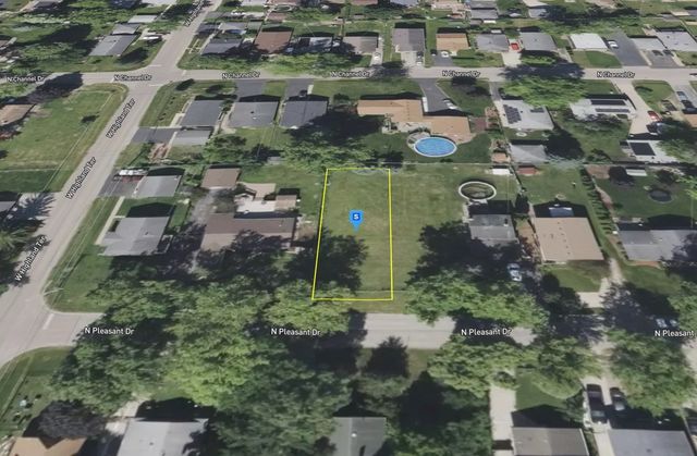 1414 N Pleasant Drive, Round Lake Beach, IL 60073