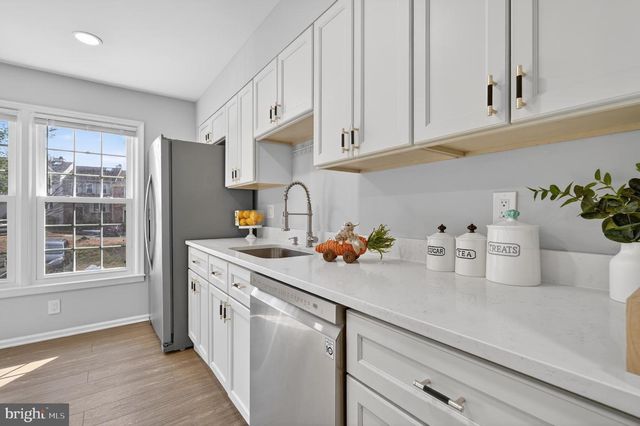 8868 WINDING HOLLOW WAY, Springfield, VA 22152