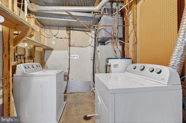 8868 WINDING HOLLOW WAY, Springfield, VA 22152