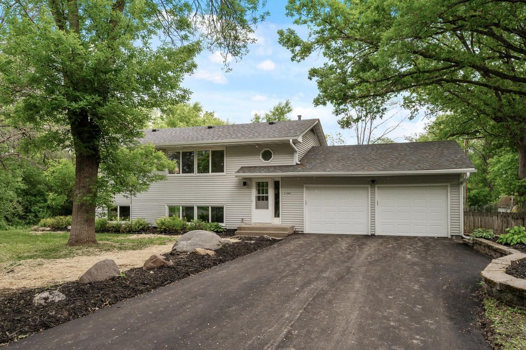 21485 Inwood Avenue N, Forest Lake, MN 55025