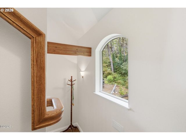 5015 GRAND Ave, Oceanside, OR 97134