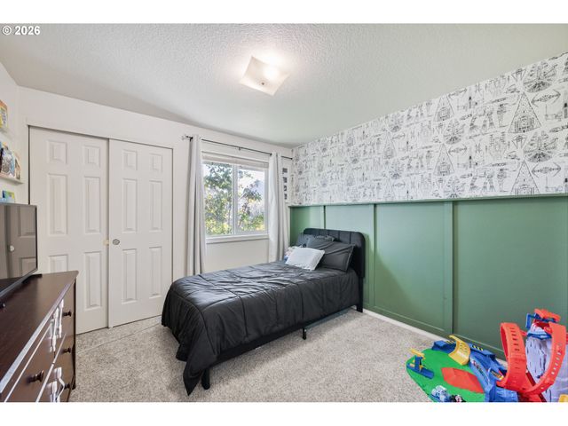 121 ADAMS Dr, Kelso, WA 98626