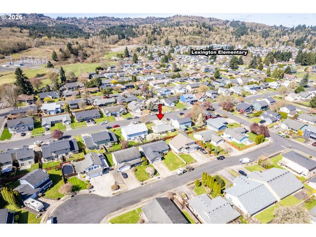 121 ADAMS Dr, Kelso, WA 98626