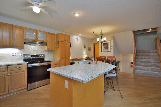 15735 W Brook DRIVE, New Berlin, WI 53151