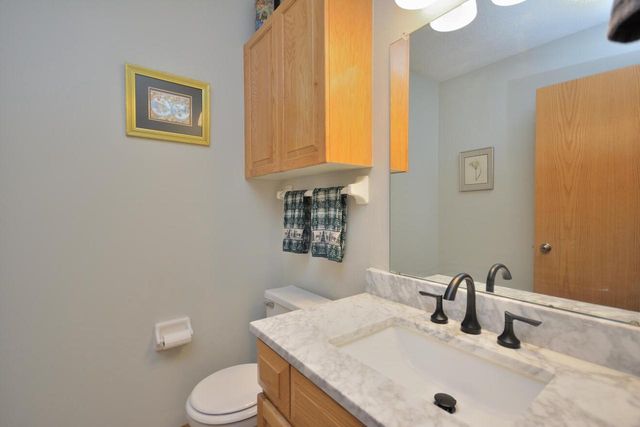 15735 W Brook DRIVE, New Berlin, WI 53151