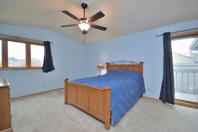 15735 W Brook DRIVE, New Berlin, WI 53151