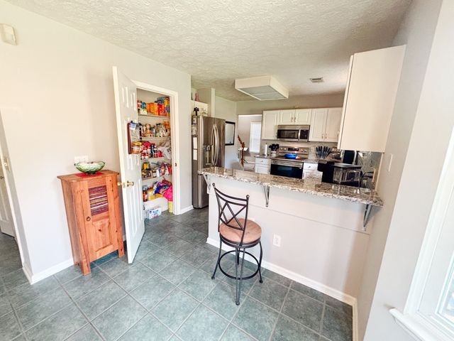 1021 Tonyawood Dr, Old Hickory, TN 37138