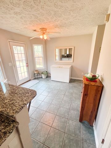 1021 Tonyawood Dr, Old Hickory, TN 37138