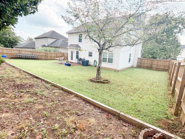 1021 Tonyawood Dr, Old Hickory, TN 37138