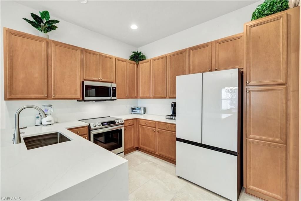 28729 Xenon WAY, BONITA SPRINGS, FL 34135 — photo 4