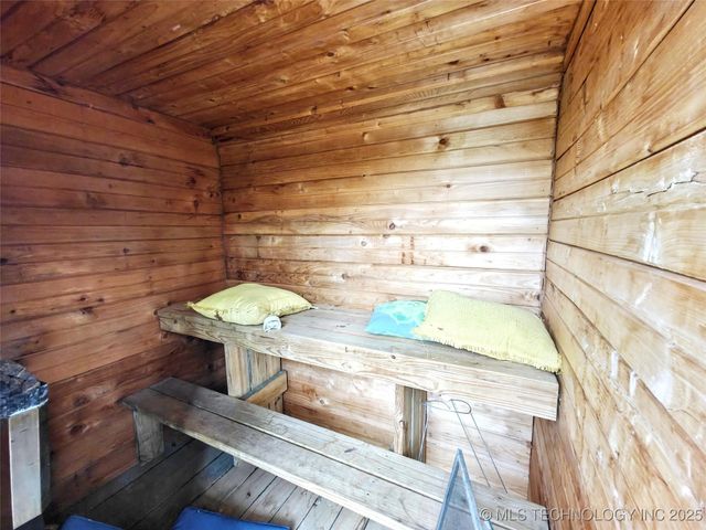 17039 W Maggie Road, Tahlequah, OK 74464