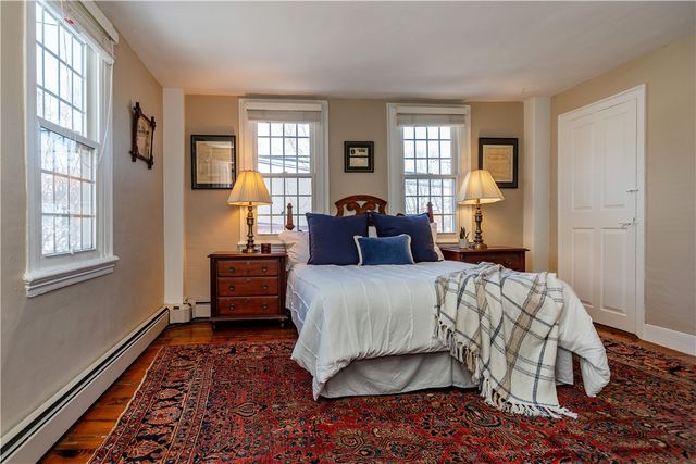 19 King Street 2, East Greenwich, RI 02818