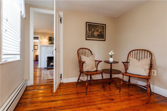 19 King Street 2, East Greenwich, RI 02818