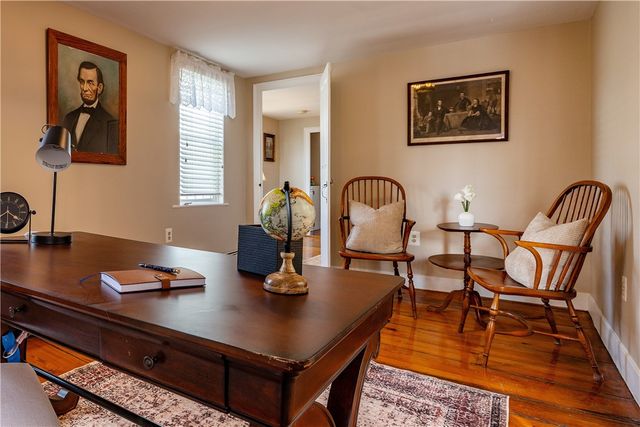 19 King Street 2, East Greenwich, RI 02818