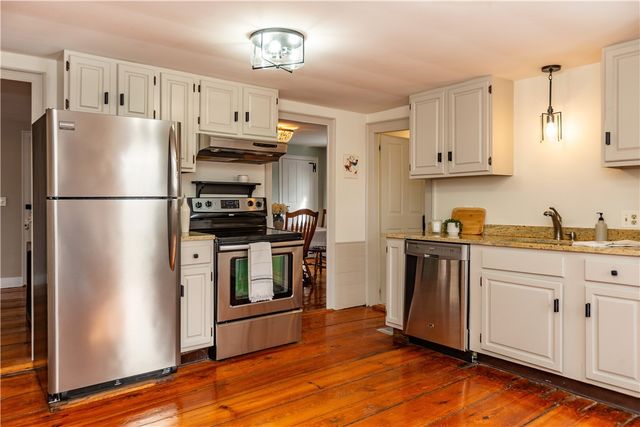 19 King Street 2, East Greenwich, RI 02818