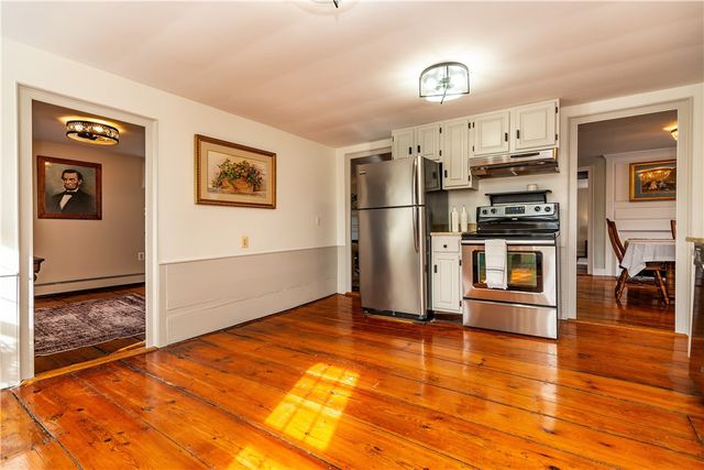 19 King Street 2, East Greenwich, RI 02818