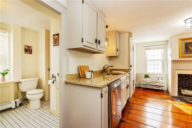 19 King Street 2, East Greenwich, RI 02818