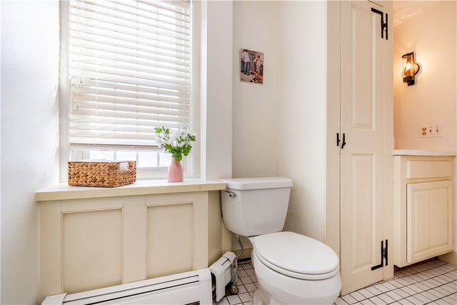 19 King Street 2, East Greenwich, RI 02818