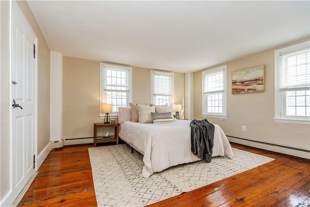 19 King Street 2, East Greenwich, RI 02818