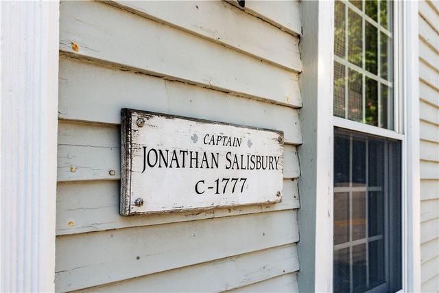 19 King Street 2, East Greenwich, RI 02818