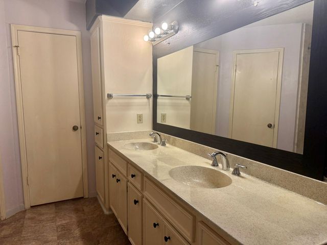 10422 Eagle Glen Drive, Houston, TX 77041