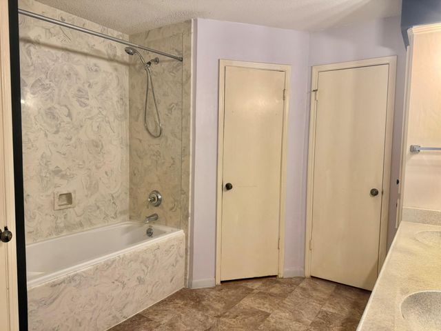 10422 Eagle Glen Drive, Houston, TX 77041