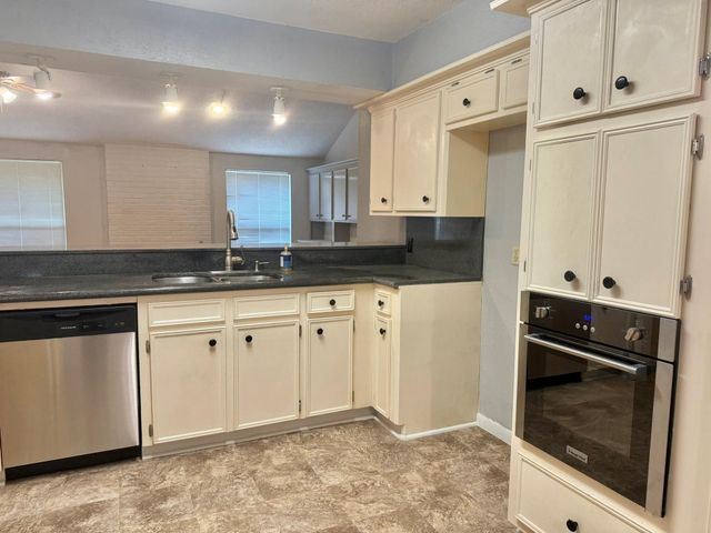 10422 Eagle Glen Drive, Houston, TX 77041
