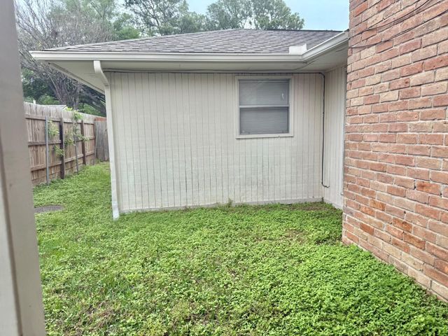 10422 Eagle Glen Drive, Houston, TX 77041