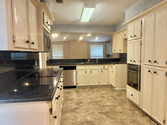 10422 Eagle Glen Drive, Houston, TX 77041