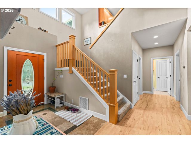 88952 CONRAD Rd, Veneta, OR 97487