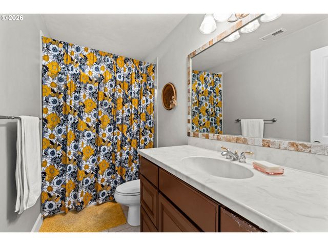 88952 CONRAD Rd, Veneta, OR 97487