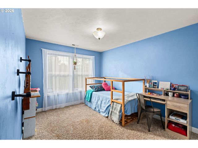 88952 CONRAD Rd, Veneta, OR 97487