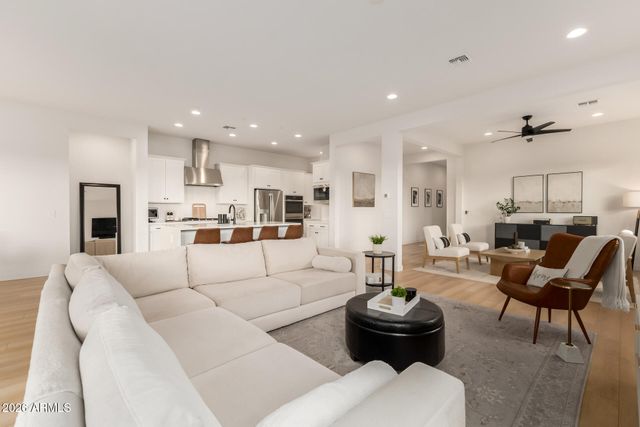 4300 S AMETHYST Drive, Chandler, AZ 85249