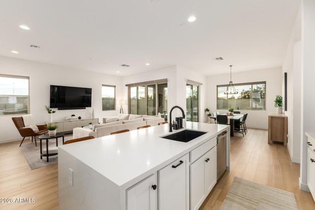 4300 S AMETHYST Drive, Chandler, AZ 85249