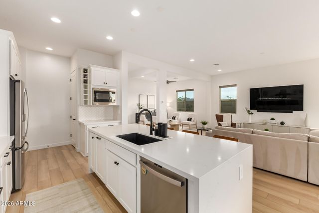 4300 S AMETHYST Drive, Chandler, AZ 85249