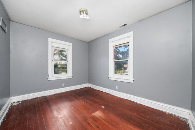 1017 MCALISTER Avenue, North Chicago, IL 60064