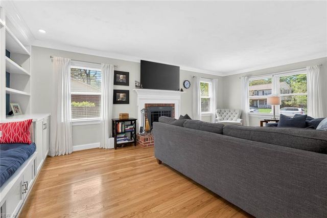 728 Queen Elizabeth DR, Virginia Beach, VA 23452