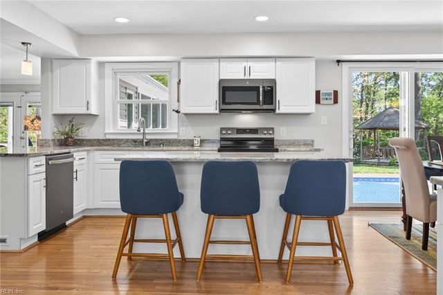 728 Queen Elizabeth DR, Virginia Beach, VA 23452