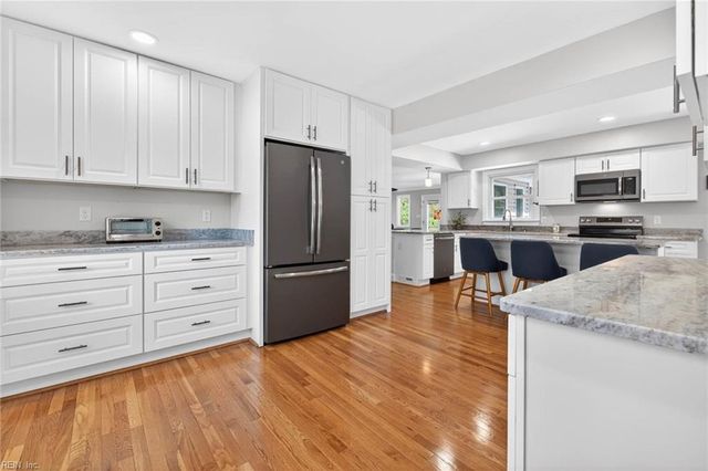 728 Queen Elizabeth DR, Virginia Beach, VA 23452