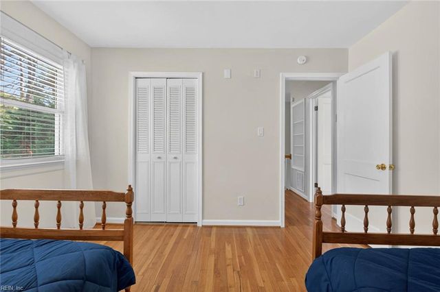 728 Queen Elizabeth DR, Virginia Beach, VA 23452