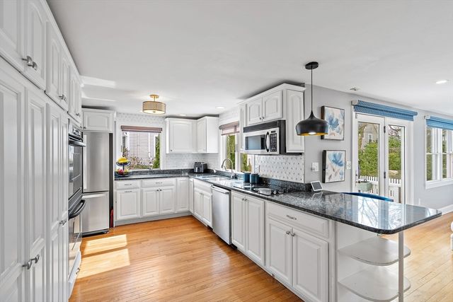 28 Dexter Rd, Lexington, MA 02420