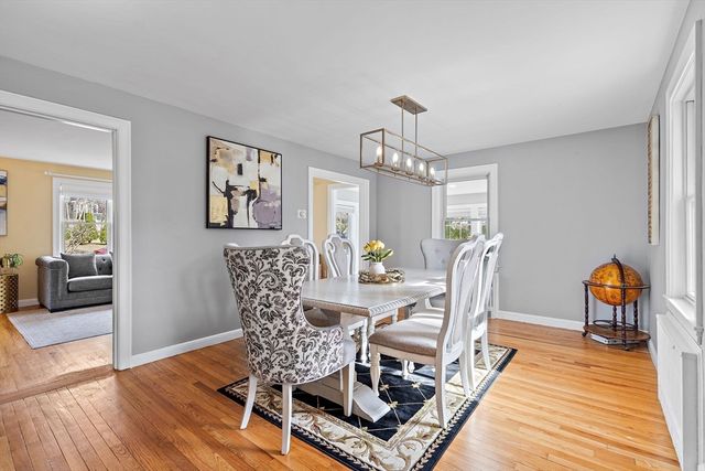 28 Dexter Rd, Lexington, MA 02420