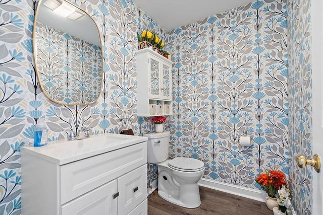 28 Dexter Rd, Lexington, MA 02420