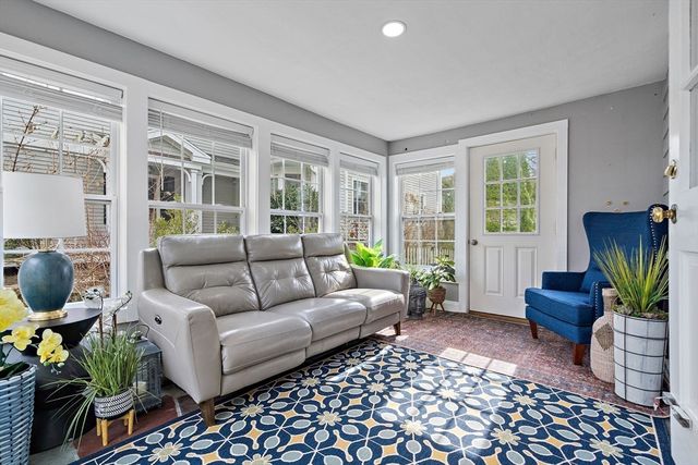 28 Dexter Rd, Lexington, MA 02420