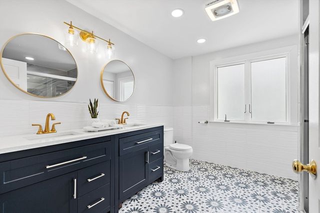 28 Dexter Rd, Lexington, MA 02420