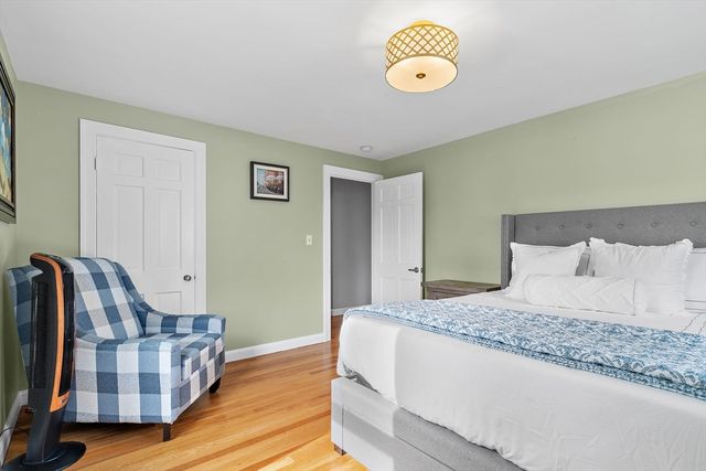 28 Dexter Rd, Lexington, MA 02420