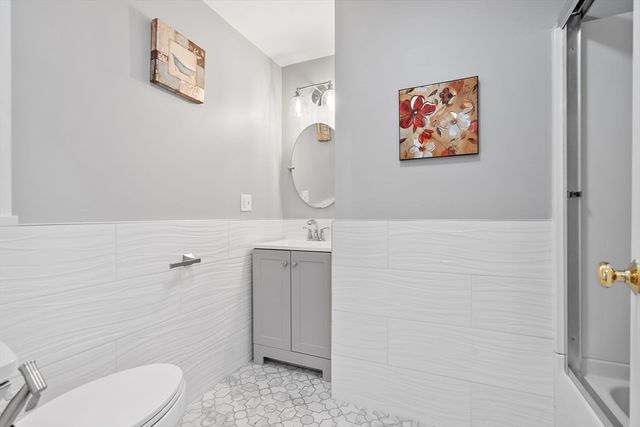 28 Dexter Rd, Lexington, MA 02420