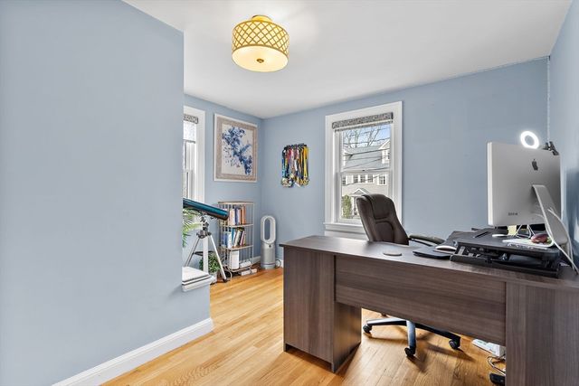 28 Dexter Rd, Lexington, MA 02420