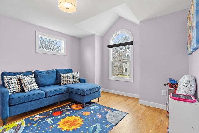 28 Dexter Rd, Lexington, MA 02420